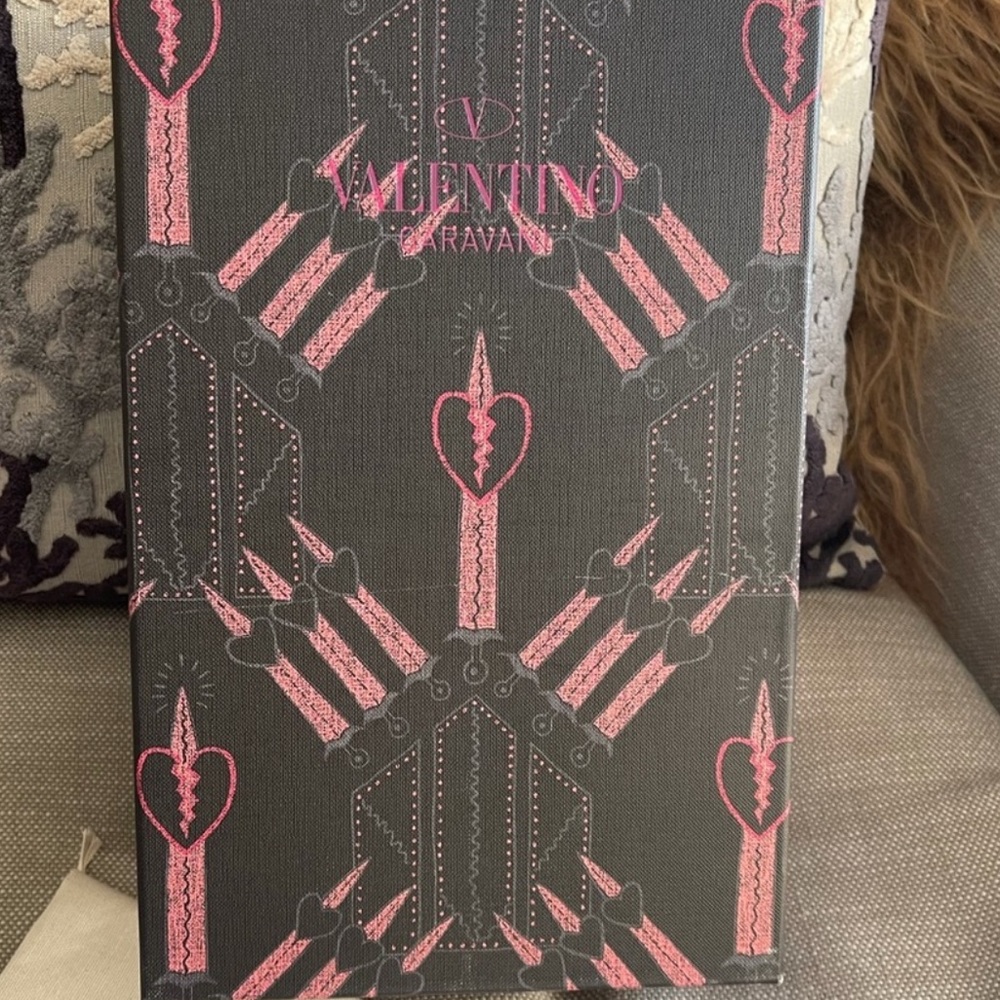Valentino Shoe box and Dust Bag - Picture 2 of 7